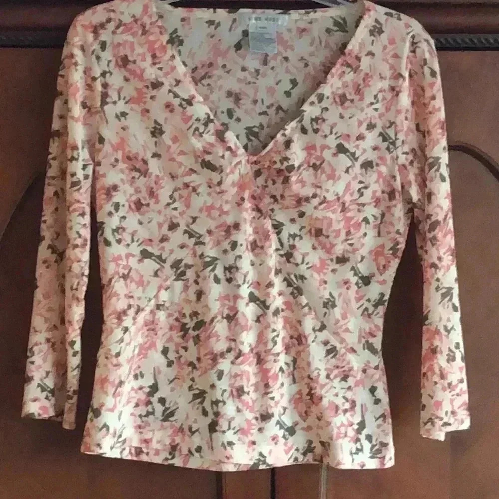 Nine West v - neck top